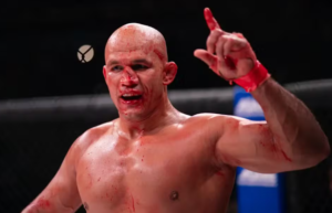 Cigano relata tensão ao quebrar o nariz no MMA sem luvas: “Não conseguia respirar”